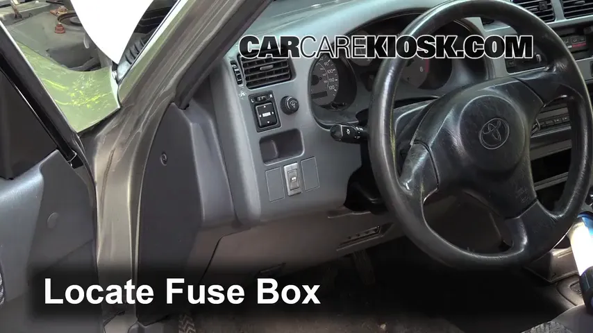 2000 Toyota RAV4 2.0L 4 Cyl. Fusible (interior) Cambio